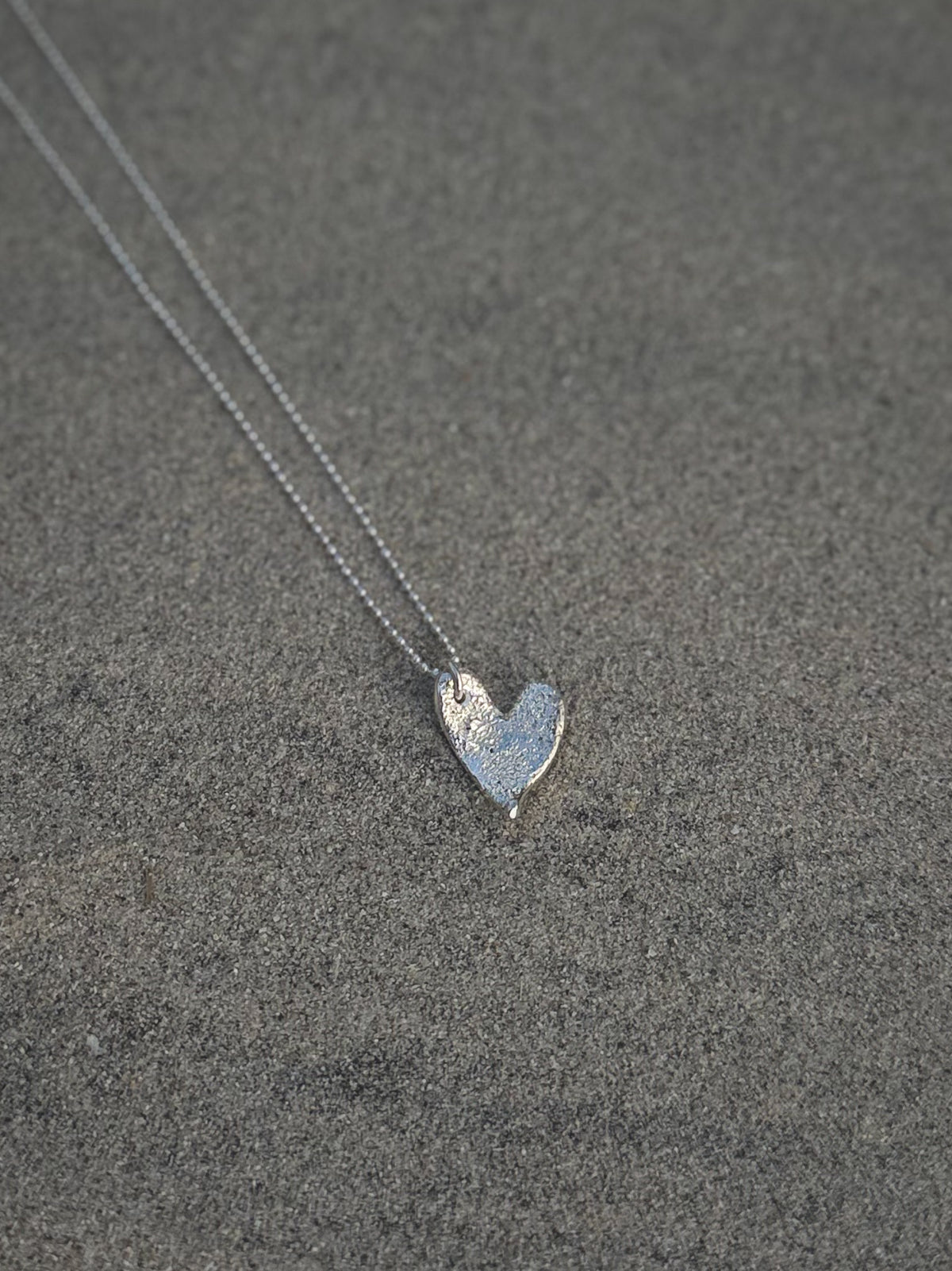 SandSpor Hjerte - Halskjede i sølv | Lofoten Jewelry